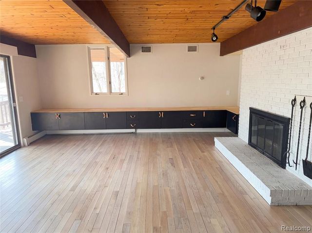 4442 Rolling Pine Drive, West Bloomfield, MI 48323