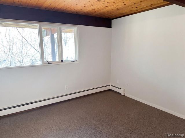 4442 Rolling Pine Drive, West Bloomfield, MI 48323