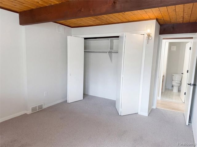 4442 Rolling Pine Drive, West Bloomfield, MI 48323