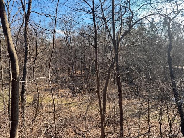 4442 Rolling Pine Drive, West Bloomfield, MI 48323