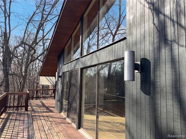 4442 Rolling Pine Drive, West Bloomfield, MI 48323