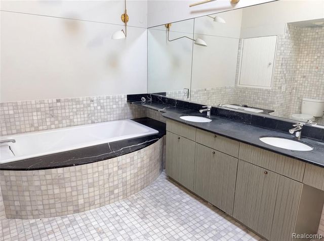 4442 Rolling Pine Drive, West Bloomfield, MI 48323