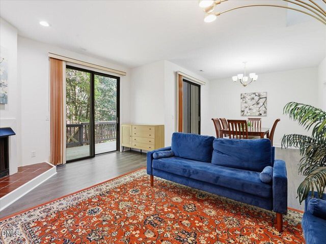 13 Vauxhall Place, Chapel Hill, NC 27517