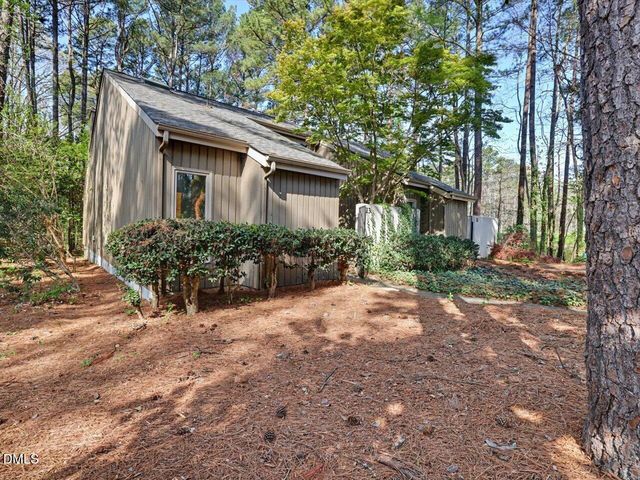 13 Vauxhall Place, Chapel Hill, NC 27517