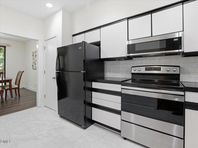 13 Vauxhall Place, Chapel Hill, NC 27517