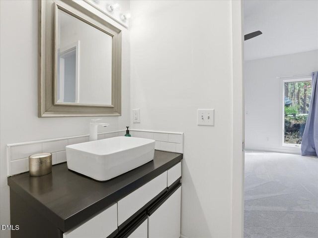 13 Vauxhall Place, Chapel Hill, NC 27517