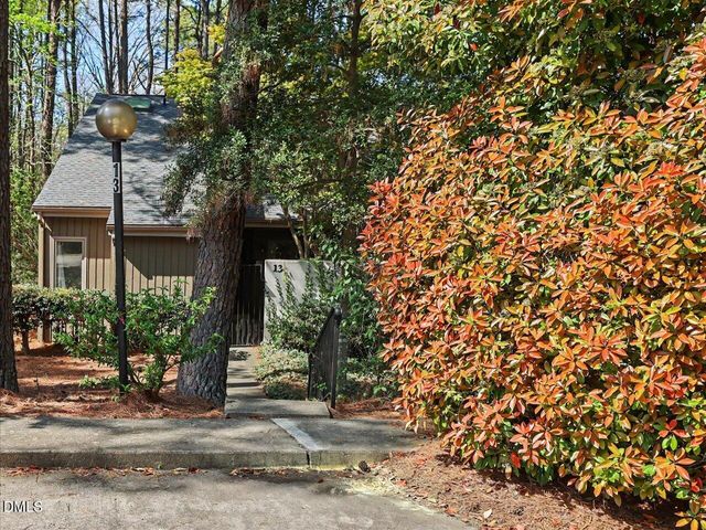 13 Vauxhall Place, Chapel Hill, NC 27517