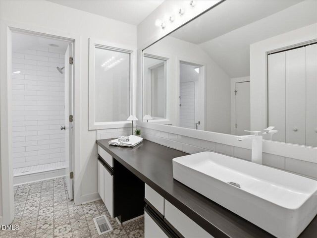 13 Vauxhall Place, Chapel Hill, NC 27517