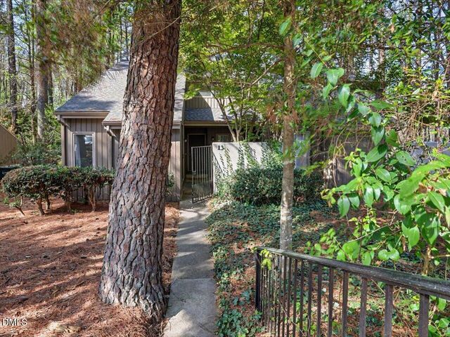13 Vauxhall Place, Chapel Hill, NC 27517