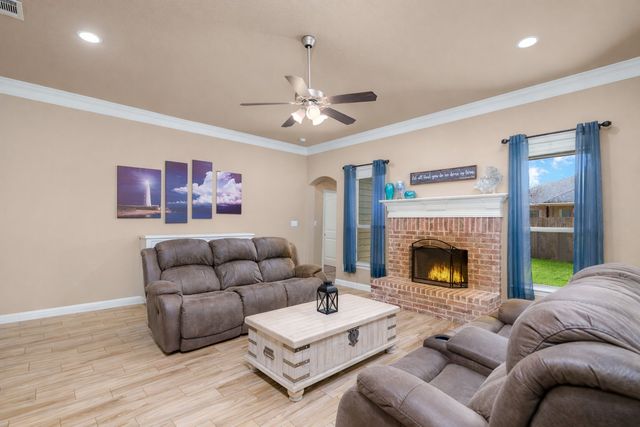 313 Donna Circle, Granbury, TX 76049