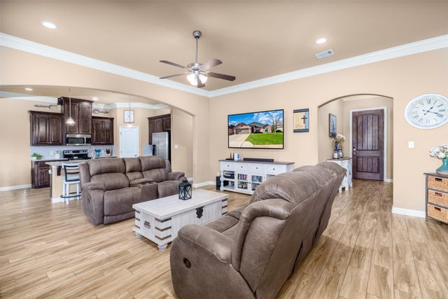 313 Donna Circle, Granbury, TX 76049