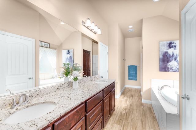 313 Donna Circle, Granbury, TX 76049