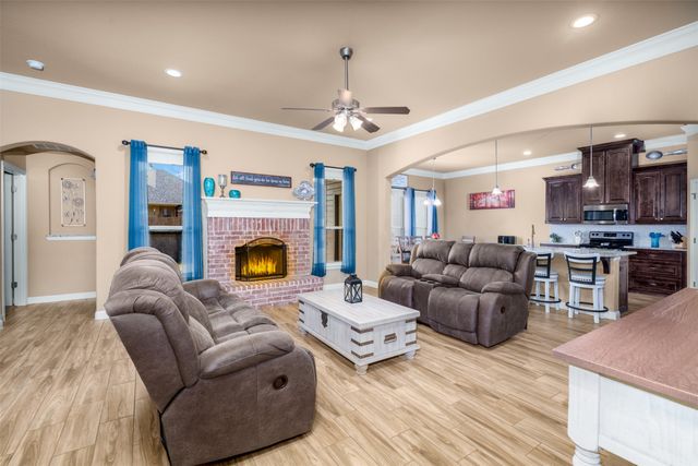 313 Donna Circle, Granbury, TX 76049