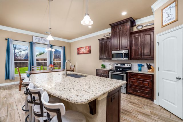 313 Donna Circle, Granbury, TX 76049