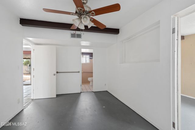 1501 W La Pasadita Street, Tucson, AZ 85705