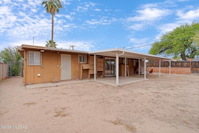 1501 W La Pasadita Street, Tucson, AZ 85705