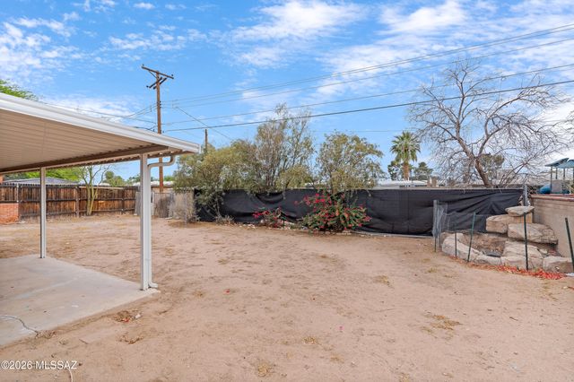 1501 W La Pasadita Street, Tucson, AZ 85705
