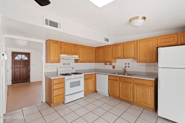 1501 W La Pasadita Street, Tucson, AZ 85705