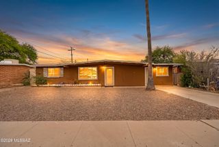 1501 W La Pasadita Street, Tucson, AZ 85705
