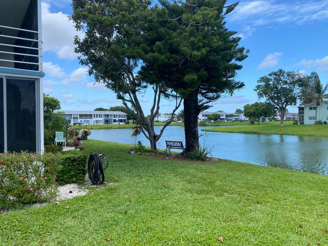 71 Berkshire 71, West Palm Beach, FL 33417