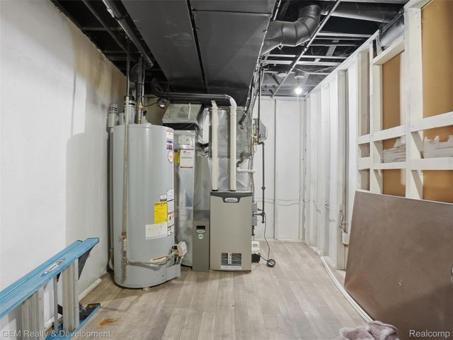 9174 Arnold, Redford Charter Township, MI 48239