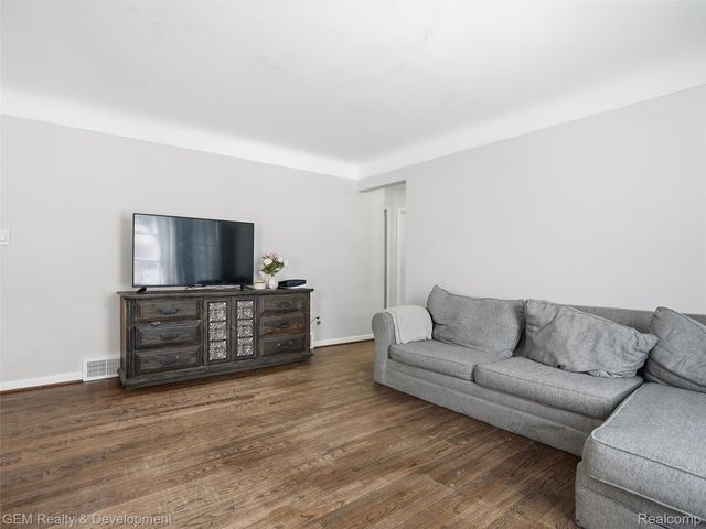 9174 Arnold, Redford Charter Township, MI 48239