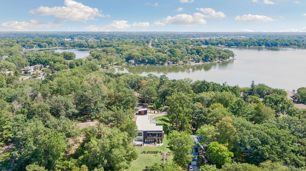 3318 W Owasso Boulevard, Shoreview, MN 55126 — exterior