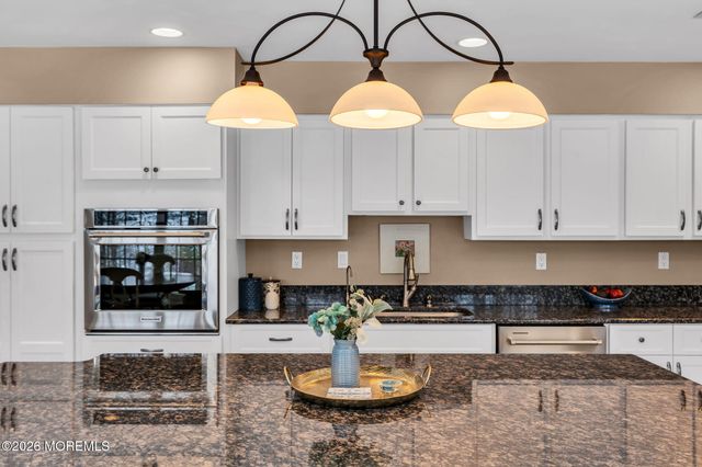 7 Flora Drive, Holmdel, NJ 07733