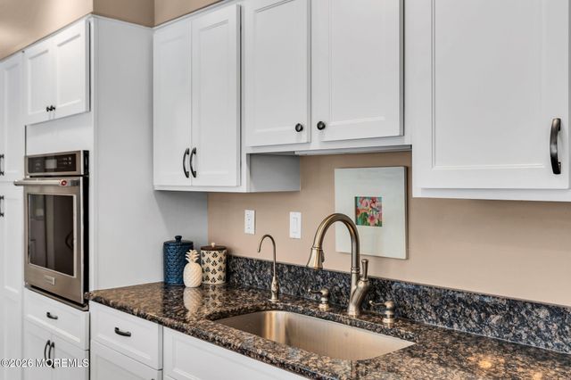 7 Flora Drive, Holmdel, NJ 07733