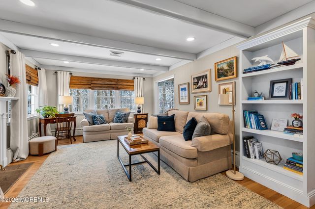 7 Flora Drive, Holmdel, NJ 07733