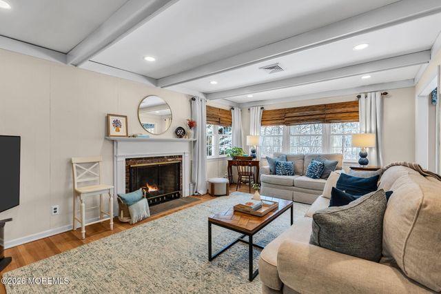 7 Flora Drive, Holmdel, NJ 07733