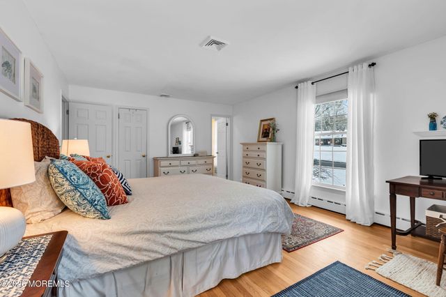 7 Flora Drive, Holmdel, NJ 07733