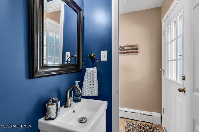 7 Flora Drive, Holmdel, NJ 07733