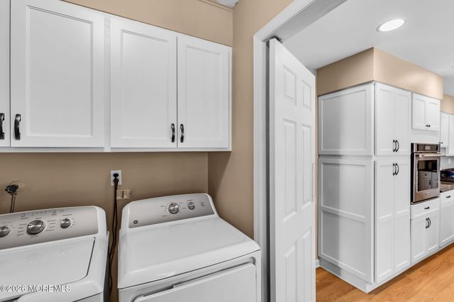 7 Flora Drive, Holmdel, NJ 07733