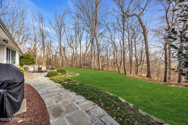 7 Flora Drive, Holmdel, NJ 07733