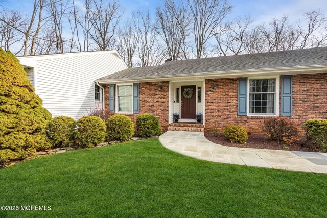 7 Flora Drive, Holmdel, NJ 07733
