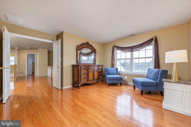 10 MORNING GLORY CIR, Mullica Hill, NJ 08062