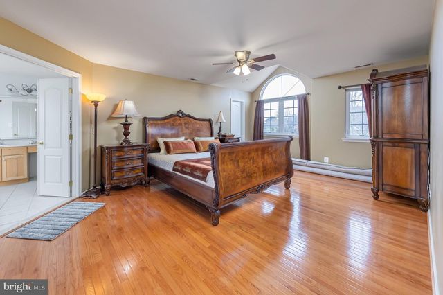 10 MORNING GLORY CIR, Mullica Hill, NJ 08062