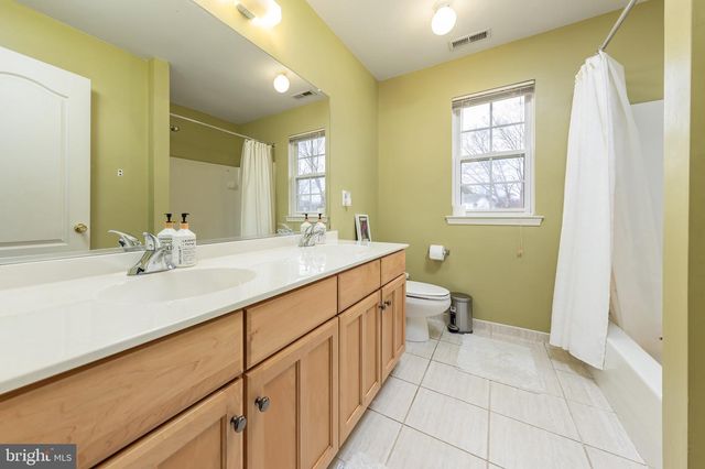 10 MORNING GLORY CIR, Mullica Hill, NJ 08062