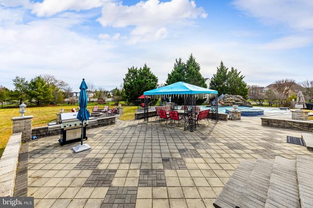 10 MORNING GLORY CIR, Mullica Hill, NJ 08062