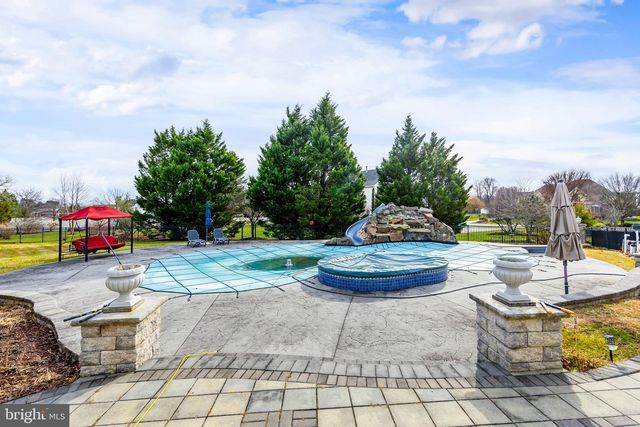 10 MORNING GLORY CIR, Mullica Hill, NJ 08062