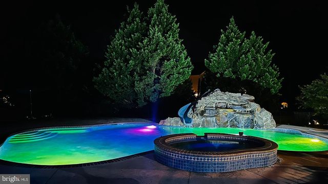 10 MORNING GLORY CIR, Mullica Hill, NJ 08062