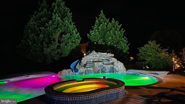 10 MORNING GLORY CIR, Mullica Hill, NJ 08062