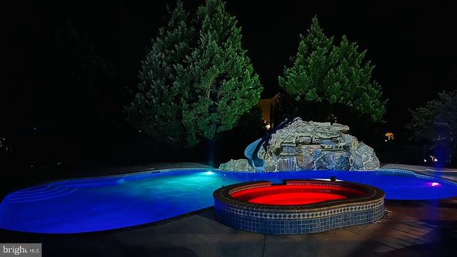 10 MORNING GLORY CIR, Mullica Hill, NJ 08062