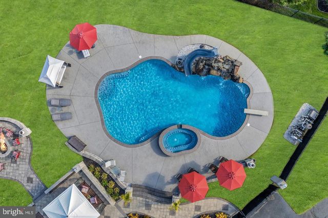 10 MORNING GLORY CIR, Mullica Hill, NJ 08062