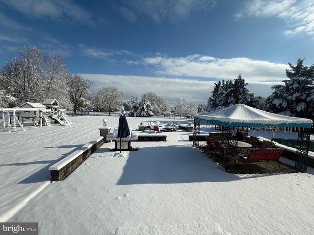 10 MORNING GLORY CIR, Mullica Hill, NJ 08062