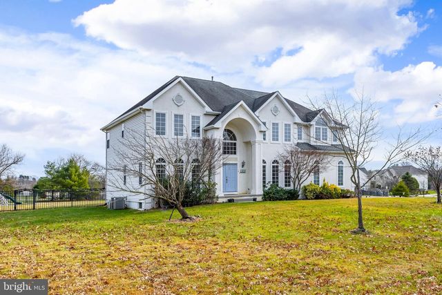 10 MORNING GLORY CIR, Mullica Hill, NJ 08062