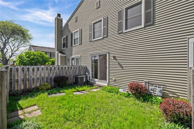 21 South Estate Drive, Webster, NY 14580