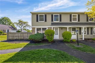 21 South Estate Drive, Webster, NY 14580