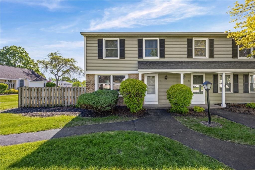 21 South Estate Drive, Webster, NY 14580